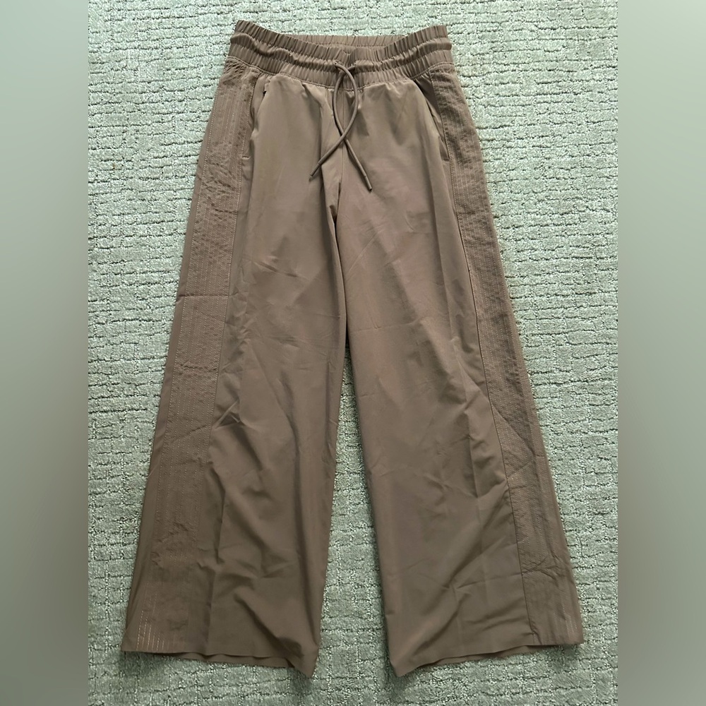 Athleta Avenue Wide Leg Crop Pant, Pyrite, size 0 - Picture 5 of 8